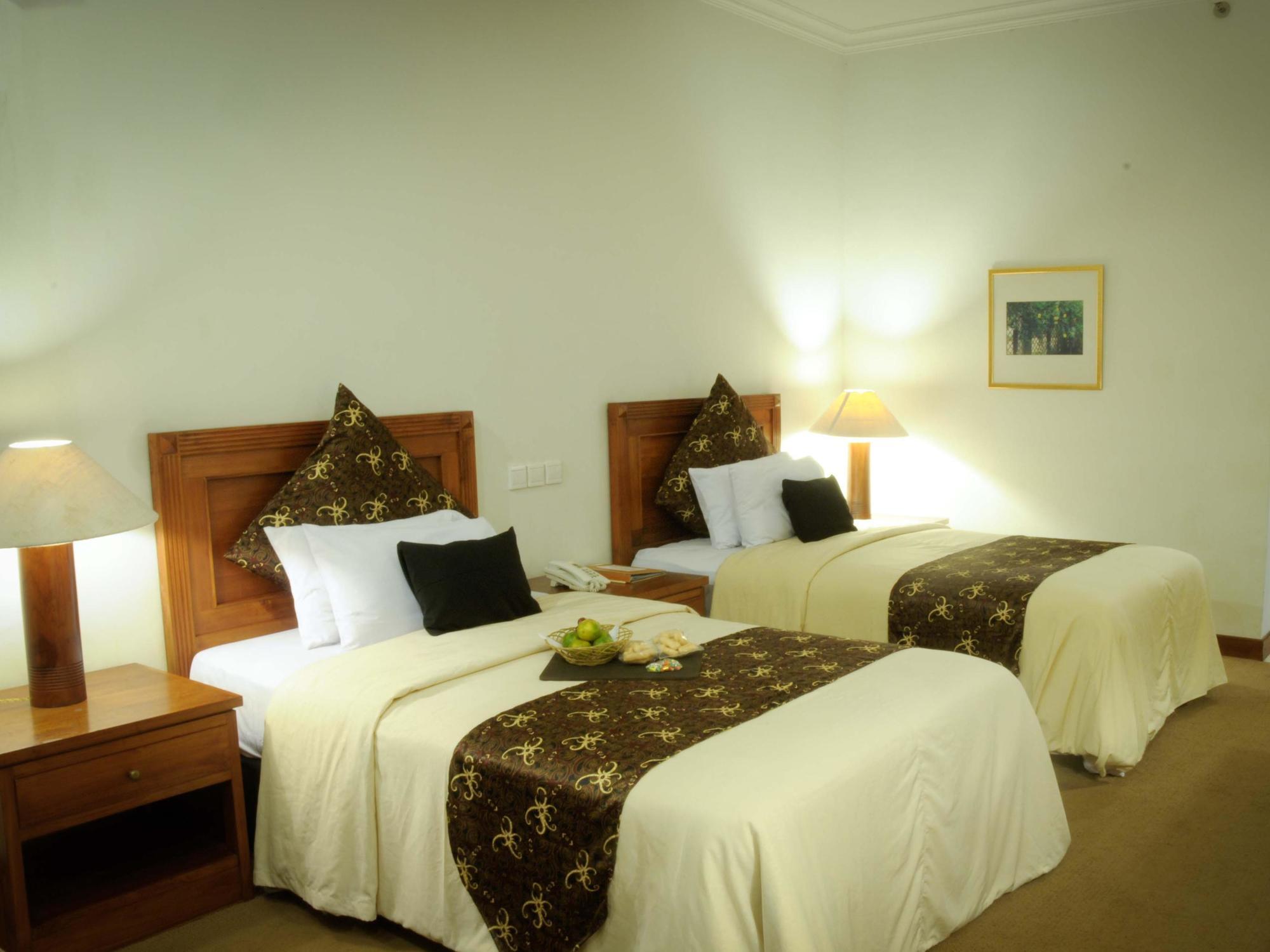 Mesra Business & Resort Hotel Samarinda Exterior foto