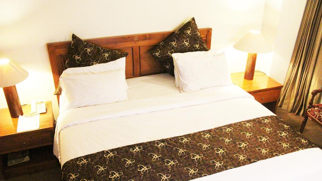Mesra Business & Resort Hotel Samarinda Exterior foto
